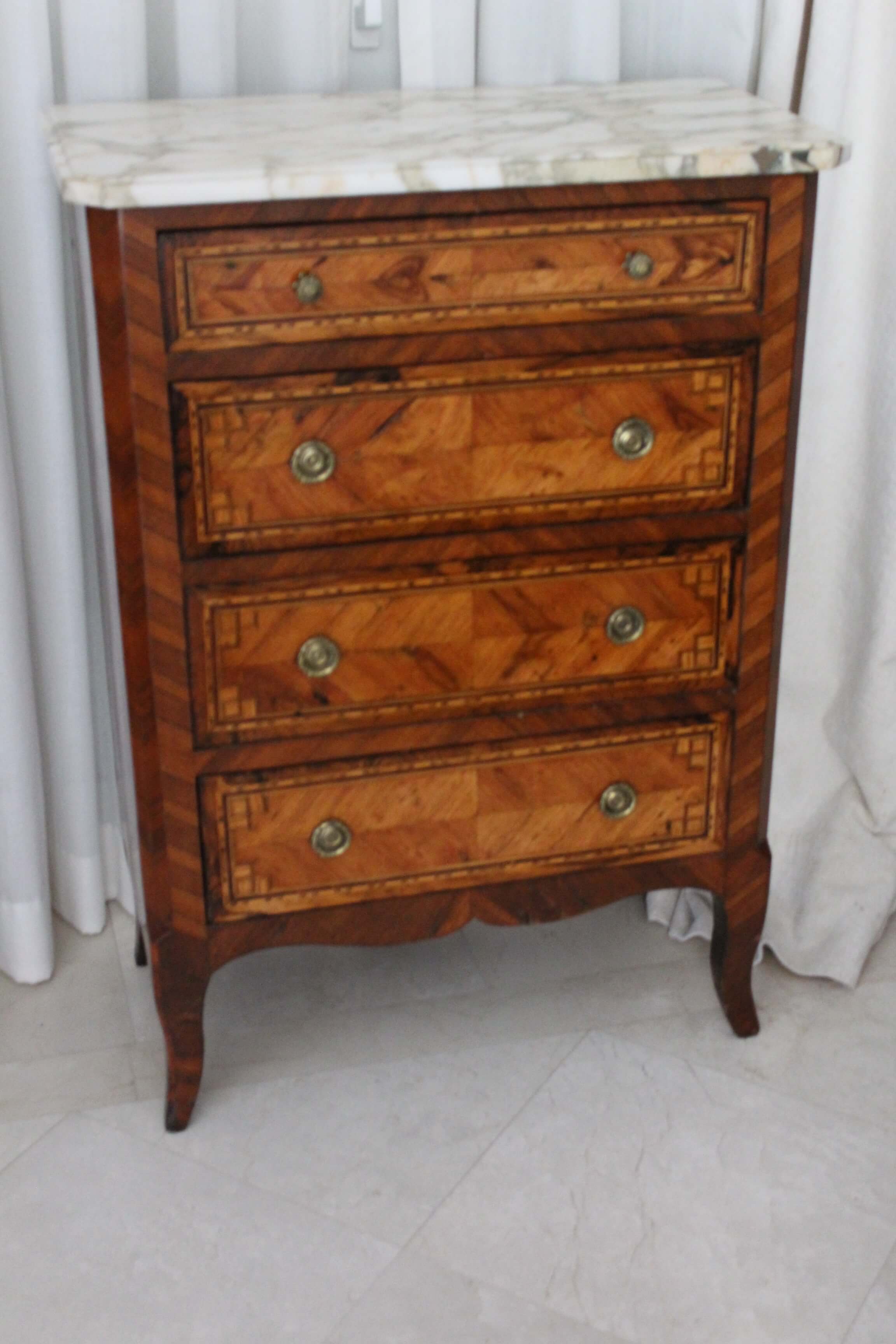 Comoda Louis XVI-Transición-XVIII