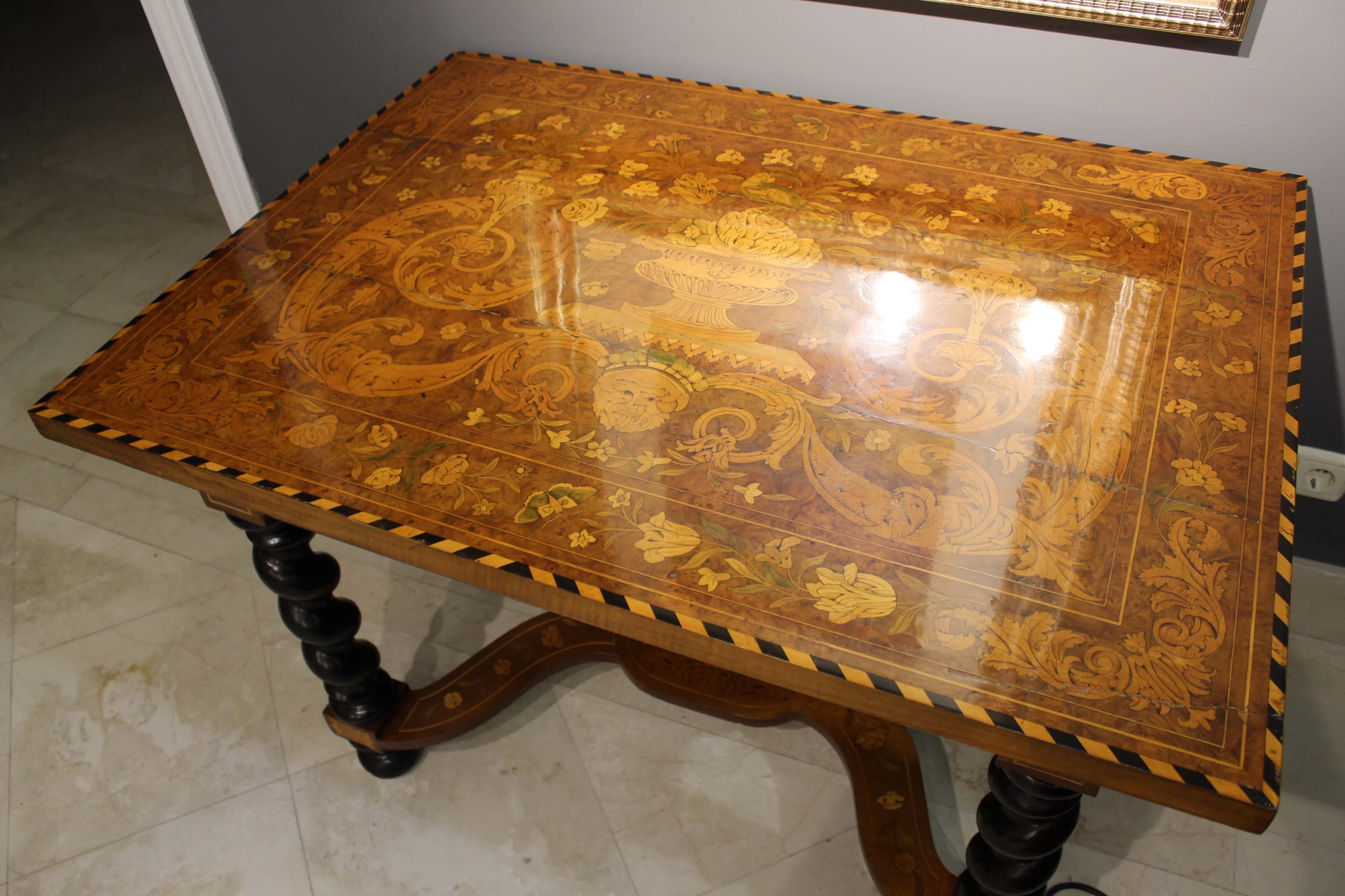 Mesa Holandesa de Marqueteria XVIII